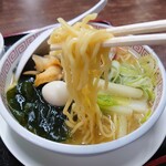 旭川ラーメン熊ッ子 - 麺