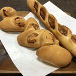 ベーカリーポンヌフ　 - 料理写真:ベーコンチーズエピとアルトバイエルンフィセル