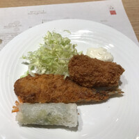スカイグリルブッフェ武藏 - ランチビュッフェ４９００円。アジフライ、カニクリームコロッケ、海鮮春巻き。ほぼ揚げたてのフライが、とても美味しかったです（╹◡╹）