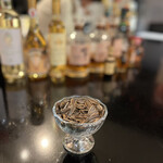 大連餃子BAR春穂 - ヒマワリの種　中国の定番。