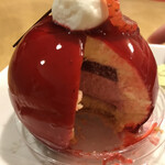 LE CHOCOLAT DE H - 中にムースの層があり、フワフワっとしてます