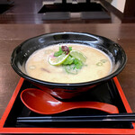 豚白湯創作麺処 友池 - 