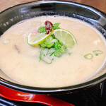 豚白湯創作麺処 友池 - 