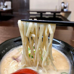 豚白湯創作麺処 友池 - 