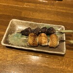 神楽坂 今井屋本店 - 砂肝串、むねと皮の抱き身串