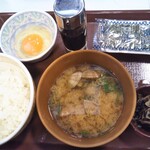 すき家 - たまごかけごはん朝食(あさり汁変更) 380円(税込)(2022年3月9日撮影)