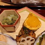 銀座 しのはら - （雪洞の器）筍と以下の木の芽和え、（引千切の器）編み笠柚子