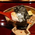 銀座 しのはら - 虎河豚の白子の炭火焼を小籠包のようにスプーンに取って