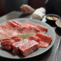 焼肉うしごろ 銀座並木通り店 - 厚切りタン、イチボ、赤身、リブ、ハラミ