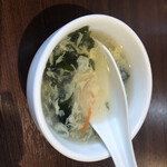 川城 - 定食の卵とワカメのスープ