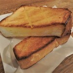 カフェ&レストラン ランプ - パン