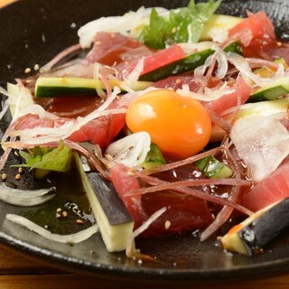 Enjoy the taste of seafood ingredients with our popular sashimi and carpaccio dishes.