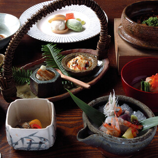 月替わりコース◆〆にはこだわりの「釜炊き穴子飯」が楽しめます