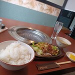 Yakiniku Shuraku Saramban - ご飯 大盛りっ！(^.^)