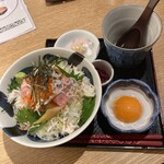 SAKE BAR サカナノトモ - サカナノトモ海鮮丼