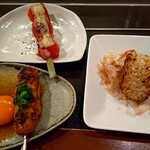 とり我家 - 焼おにぎり　トマト串焼き　月見つくね(タレ)