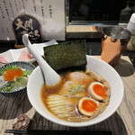 酒肴場 屯 - 津軽煮干し中華蕎麦（味玉入り）¥850