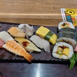 大起水産 海鮮丼と干物定食専門店 - お寿司盛り合わせ