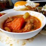 タイ料理 バーンラック - ガパオライス＆マッサマンカレー 990円