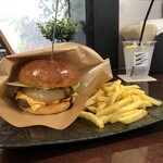 IVY burger - チェダーチーズバーガーセット
