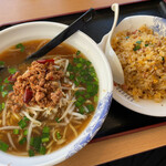 台湾美食屋 - ラーメンセット
      台湾ラーメン、台湾炒飯