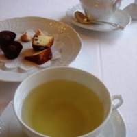 リストランテ・サリーレ - 食後のハーブティーとお茶請け