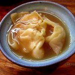 必勝軒 - 乗りでサービスして頂いた「味付け小ワンタン」！(2013,01/25)