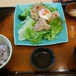 大戸屋 - 鶏の竜田揚げとたっぷり野菜のねぎソース定食 810円