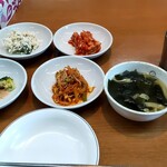 オムニ食堂 - ランチの前菜群