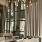 アップステアーズ - 