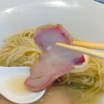 宍道湖しじみ中華蕎麦 琥珀 - 炙り豚バラチャーシュー ♪
