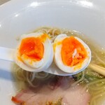 宍道湖しじみ中華蕎麦 琥珀 - 味玉 ♪