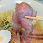 宍道湖しじみ中華蕎麦 琥珀 - 低温調理の豚肩ロースチャーシュー ♪