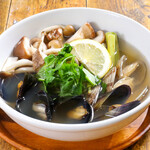 Lemongrass steamed soup with mussels and clams