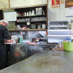 まつやホルモン店 - 店内