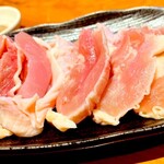 肉輪創 孫吉 - 道内地鶏のもも肉、たまに九州地鶏もあります