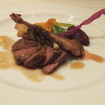 イグレック アサイ - フランス産子鳩のロースト、紫芋のドフィーヌ