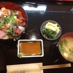 Saketosakana Yoshimasa - 海鮮丼（800円）