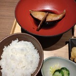 くずし割烹 Sake Sumibi - さわらの煮魚、丹波産コシヒカリ、漬物