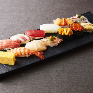 Authentic Edomae sushi. In addition to course offerings, you can also order your favorites.