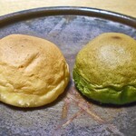 福田屋 - 松江ふわり（小豆餡）（左）＆ 松江ふわり（抹茶餡）