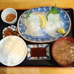 asaichioshokujidokoroyamasammichishitashouten - イカ刺し定食