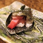にぎり鮨 一五〇 - 鉄火の手巻き