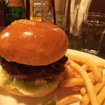 Bar Malt Road - ランチ 茄子味噌バーガー1250円 久しぶりの訪問。バンズが美味しすぎます。