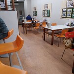 水産食堂 - ちょっと空いた瞬間の店内