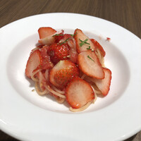 ダルマット 六本木ヒルズ店 - 季節のフルーツ 冷製パスタ(いちご)