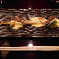 藤右ェ門 栄 - 先付け）佐賀県産ホワイトアスパラのグリル  ディルとサフランのソース