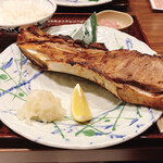 Tsukiji Shokudou Genchan - マグロカマ焼きと唐揚げ定食（税込1,080円）