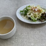 キンカウーカ・グリル＆オイスターバー - ランチのサラダとスープ
