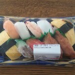ディオ - 満腹にぎり寿司 10貫 (税抜)276円 (2022.03.10)